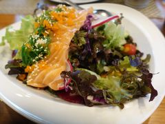 -Chom Cafe and Restaurant