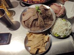 -鹿鸣山草本茶香火锅(园西路店)