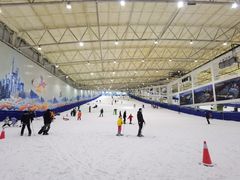 -乔波室内滑雪场
