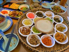 -包整·丝娃娃(一览甲秀楼风景店)