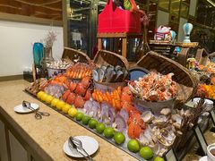 -大中华希尔顿酒店-念自助餐·嗨啤·小龙虾