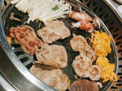 -黑金·寻焰自助百汇·烤肉·火锅(中街店)