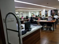 -上海市静安区图书馆(新闸路馆)