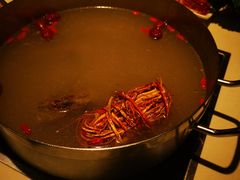 牛骨清汤-潮泰牛肉火锅 · 创于1992年(车公庙店)