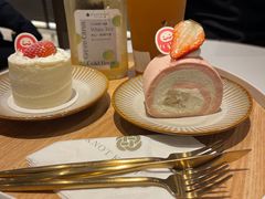 粉色莓莓卷-KNOTKNOT珞珞·日式甜品(K11店)