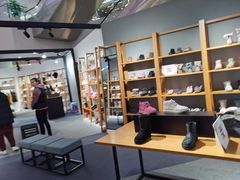 -UGG(燕莎奥特莱斯购物中心店)