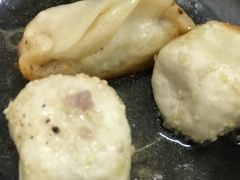 -黄阿姨锅贴大王(万航渡路店)