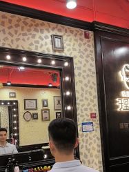-东方先生国潮男士理发馆