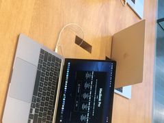 -Apple零售店(华贸购物中心店)