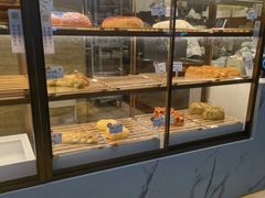 面包甜点陈列柜-奈雪的茶(深圳北站店)
