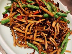 豆角茶树菇-闫府私房菜·百年鲁菜(恒隆店)