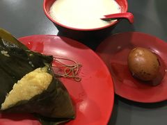 豆浆+肉粽+茶叶蛋-天天大肉包