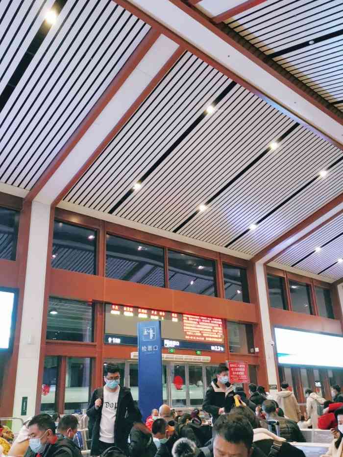 峨眉山站-"对峨嵋山旅游而言,高铁站的开通太重要了,.