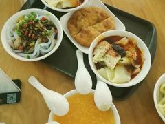 -舌尖尖传统小吃(万达店)