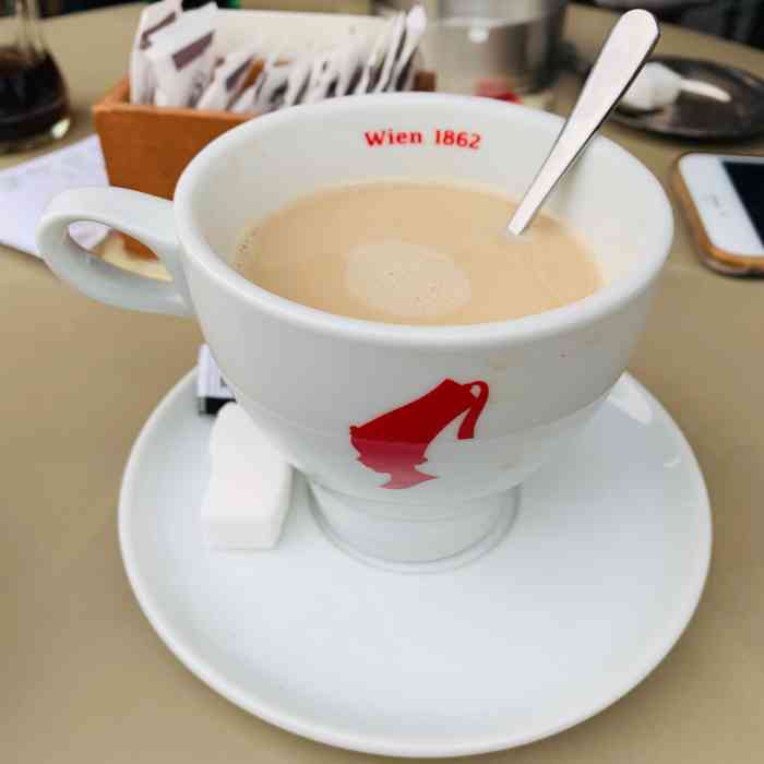 kaffa cafe-"【背景介绍】老城区很多咖啡店,路过kaf.