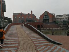 -钟书阁(松江泰晤士小镇店)