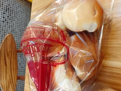 -白玉兰食品甜凤店(合生汇店)