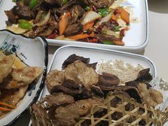 -老码头黑皮肘子锅包肉(赣水路店)