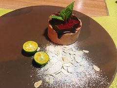 巧克力慕斯配树莓酱-厚积云牛排餐吧(宽窄巷子店)