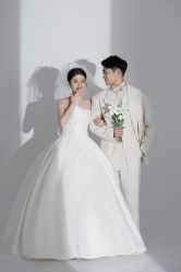 -至臻微拉婚纱摄影