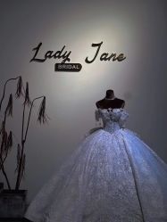 -Lady  Jane高端婚纱礼服馆