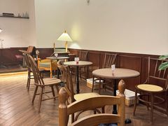 -Café Monson