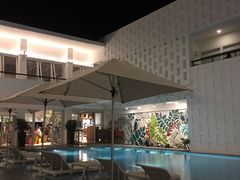 -Cha Cha's Beach Cafe