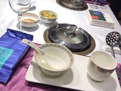 -泓炙颐凤鲜海鲜火锅料理(桐乡店)