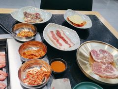 -臻牛烤肉