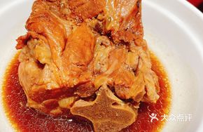 Golden 6-ounce Pork Neck Bones