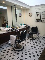 -理昂男士理发店 Barber shop
