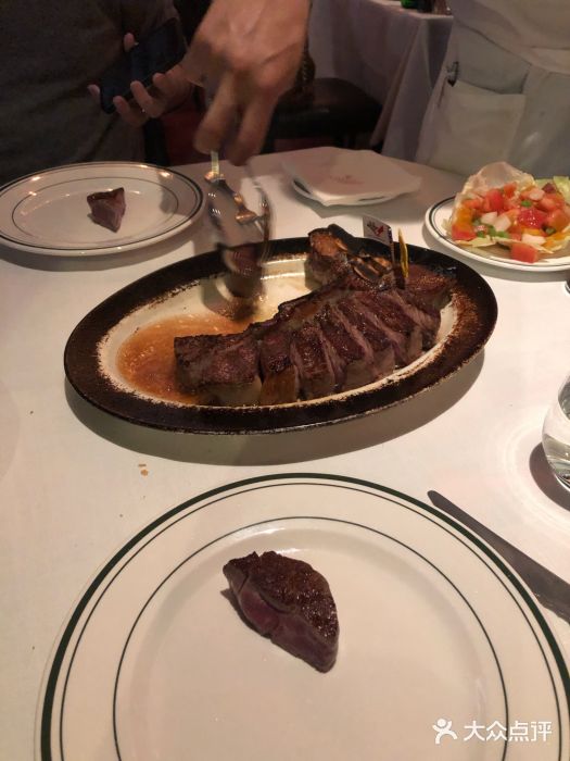 Wolfgang’s Steakhouse 沃夫冈牛排馆(上海白玉兰广场店)招牌大里脊双人份图片