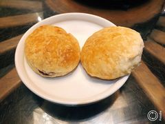 云南鲜花饼-云海肴·汽锅鸡·云南代表菜(天津国金汇店)