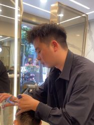 -蓝调造型·烫发·染发