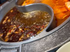 -八次方巴乡石锅鱼·金海湖水库活鱼(谷丰东路店)