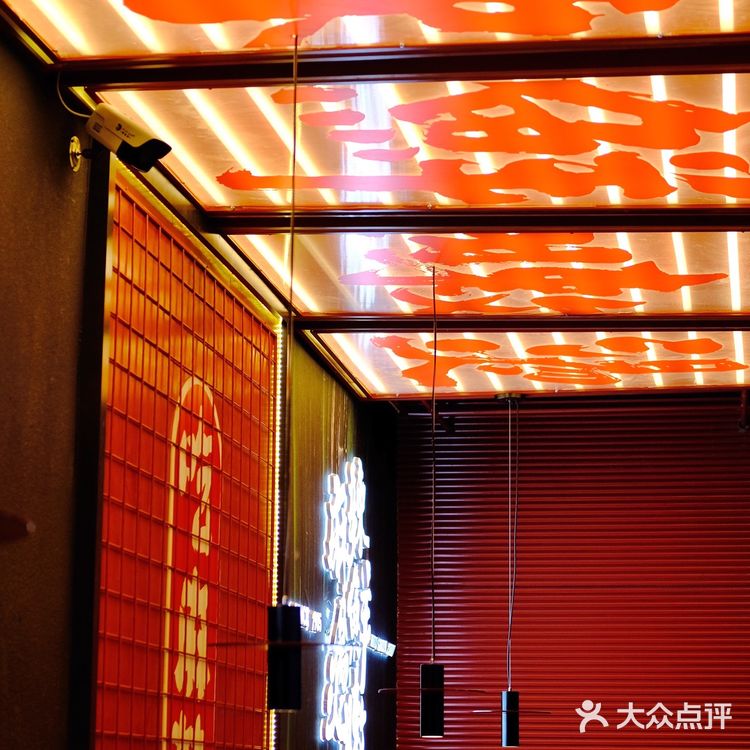 成都探店｜没吃过这家水煮牛肉，不算来过四川