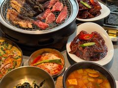 -草家酱蟹炭火烤肉店(珲春南路一店)