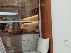 -Line 咖啡(石厦花园店)