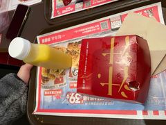 意面芝士汁汁厚作牛肉汉堡-肯德基(新街印时代店)
