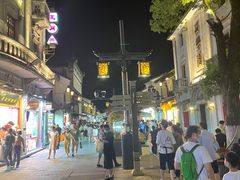 -吴山路夜市