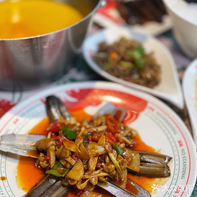 换上复古的行头🐔去「不站」吃鸡咯