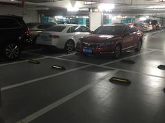 -龙湖虹桥天街-停车场