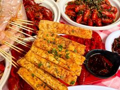 -肥小宝·金牌油焖大虾(襄阳龙虾地标店)