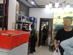 -湖南人家湘菜馆(镇江路店)