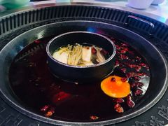 菌香鸳鸯锅-晓宇重庆火锅(赛格国际购物中心店)