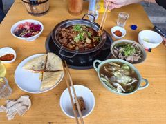 -大众跷脚牛肉馆·非遗传承单位(峨眉山店)