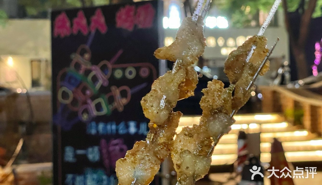 从野摊就开始追的烧烤，胸口油一绝❗️
