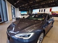 -TESLA 特斯拉(上海太古汇体验店)