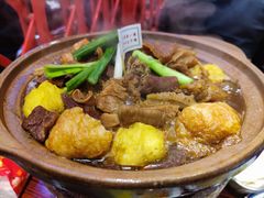 精品牛腩牛杂煲-沙胆彪炭炉牛杂煲(成都玉林店)
