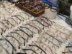 -上海网星眼镜批发·蔡司依视路官方授权(三叶眼镜城店)